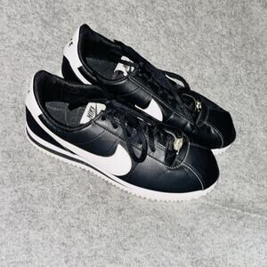 Nike Cortez GS Size 6.5Y Shoes Black White Basic Running Classic OG